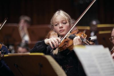 Junior Guildhall violinist